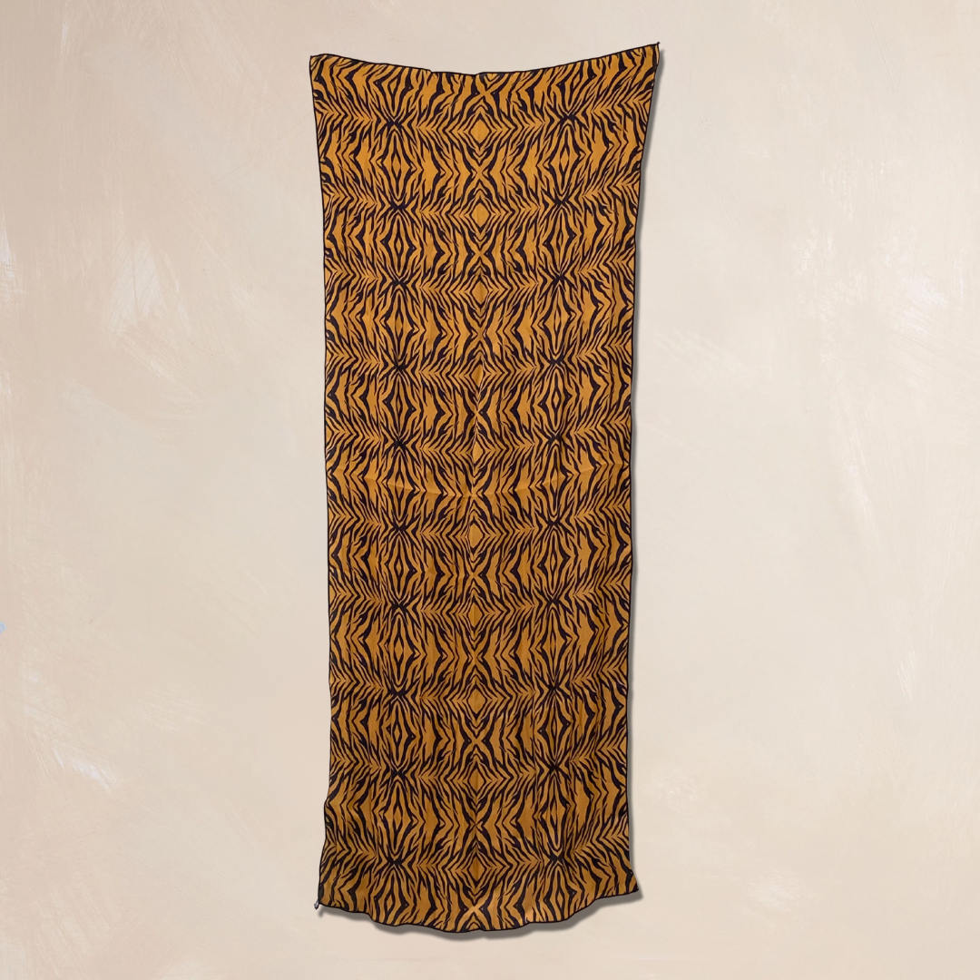 TIGER | Qrown Jewel Satin Accent Scarf