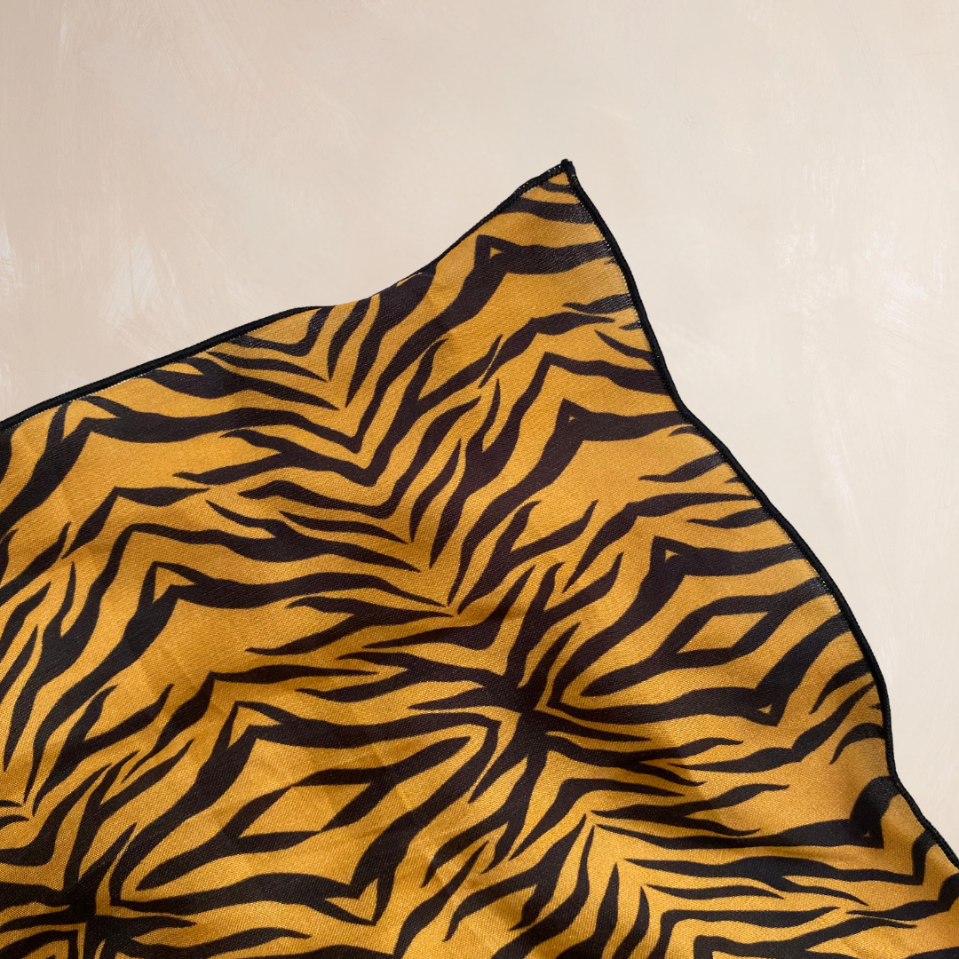 TIGER | Qrown Jewel Satin Accent Scarf