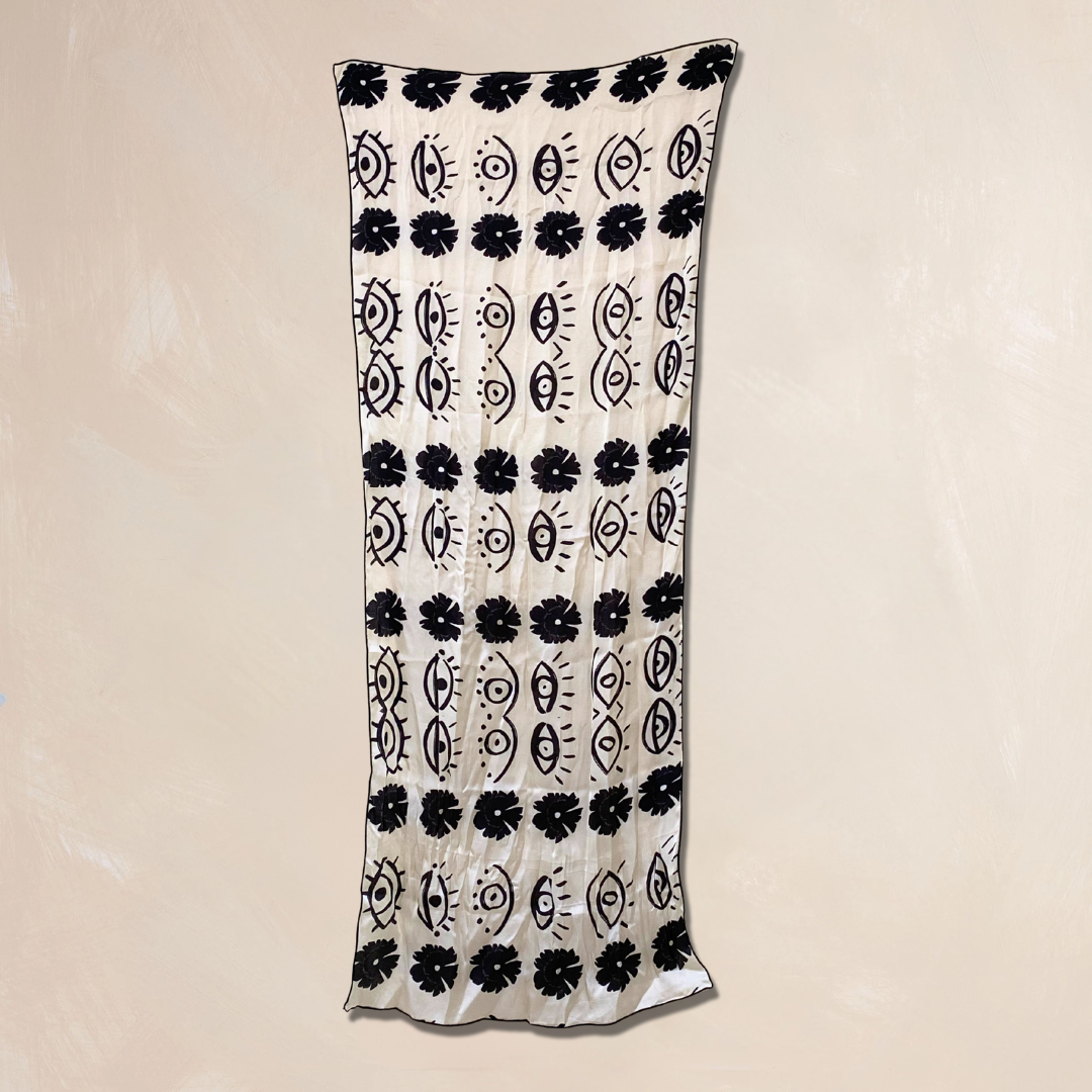 INTUITION (beige) | Qrown Jewel Satin Accent Scarf